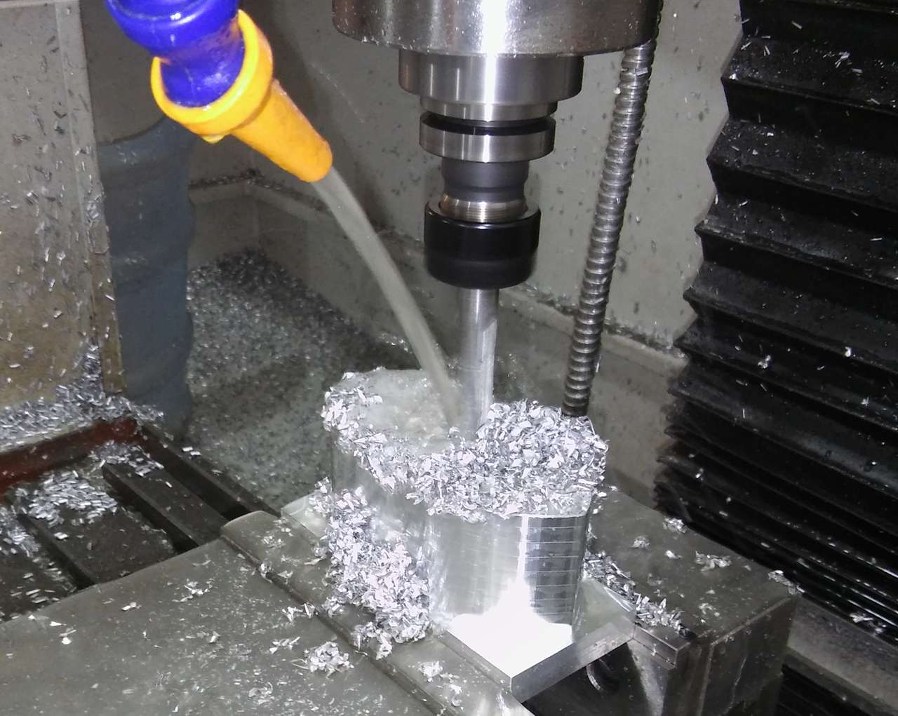 Centro de usinagem CNC